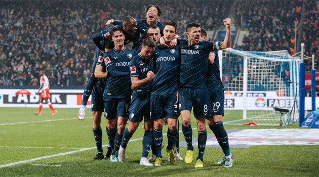 VfL Bochum 3-2 Bayern München. Trei înfrângeri consecutive pentru bavarezi pentru prima oară din 2015 Victorie mare pentru VfL Bochum, 3-2 cu Bayern Munchen