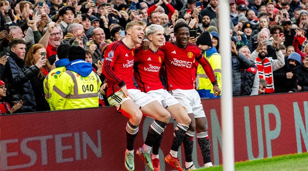 Manchester United 3-0 West Ham United. Moment bun pentru echipa lui Ten Hag, care își continuă ascensiunea în clasament Garnacho și Hojlund au marcat în meciul Manchester United - West Ham United 3-0
