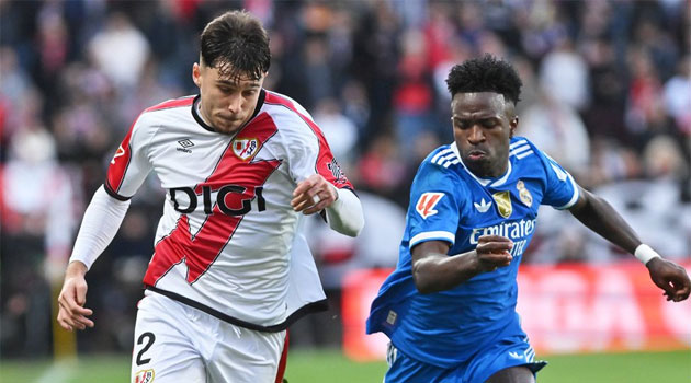 Rayo Vallecano – Real Madrid 0-0. Fereastra FIFA vine în momentul oportun pentru Xabi Alonso Andrei Rațiu în duel cu Vinicius în meciul Rayo Vallecano - Real Madrid 0-0