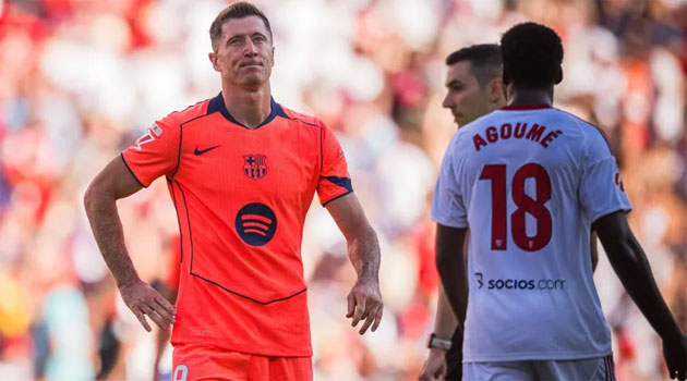 Sevilla 4-1 Barcelona. Trei factori provoacă cea mai aspră înfrângere catalană pe Pizjuan din 1951 Penalty crucial ratat de Lewandowski în Sevilla - Barcelona, scor final 4-1